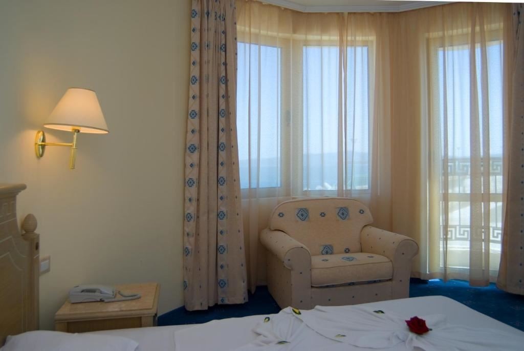 rooms-singleuse-standard-room-seaview-balcony-or-terrace