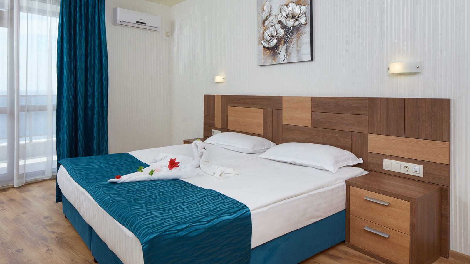 rooms-three-beedroom-apartment-sea-vew