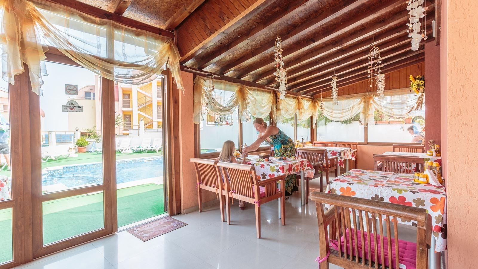 restaurants-restaurants