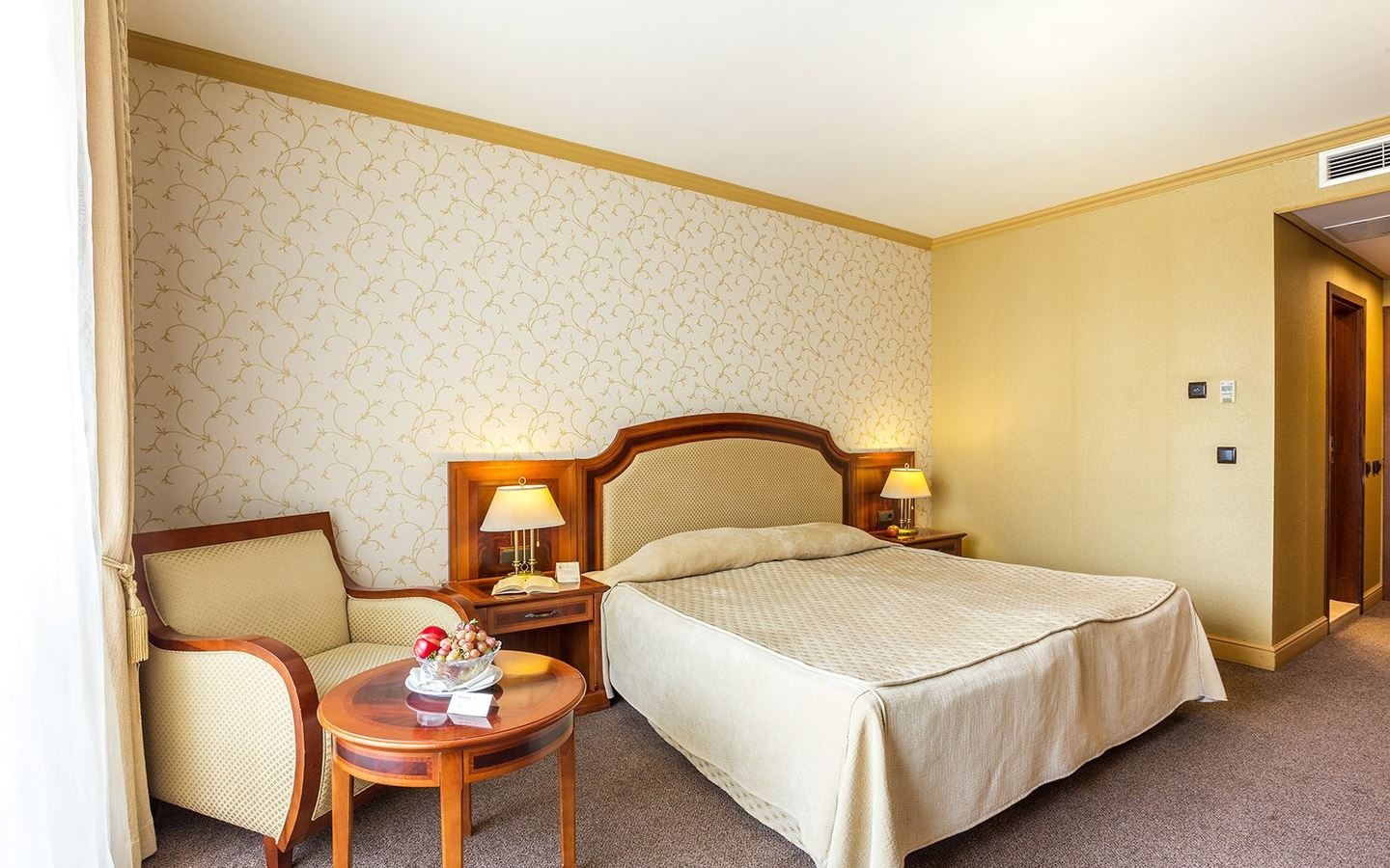 rooms-standard-room-park-view-balcony-or-terrace