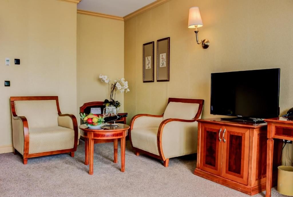 rooms-twin-standard-room-balcony