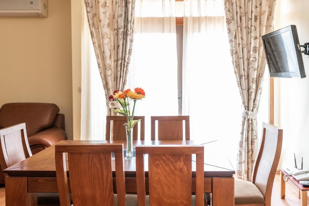 rooms-two-bedroom-dublex-apartment-sea-view