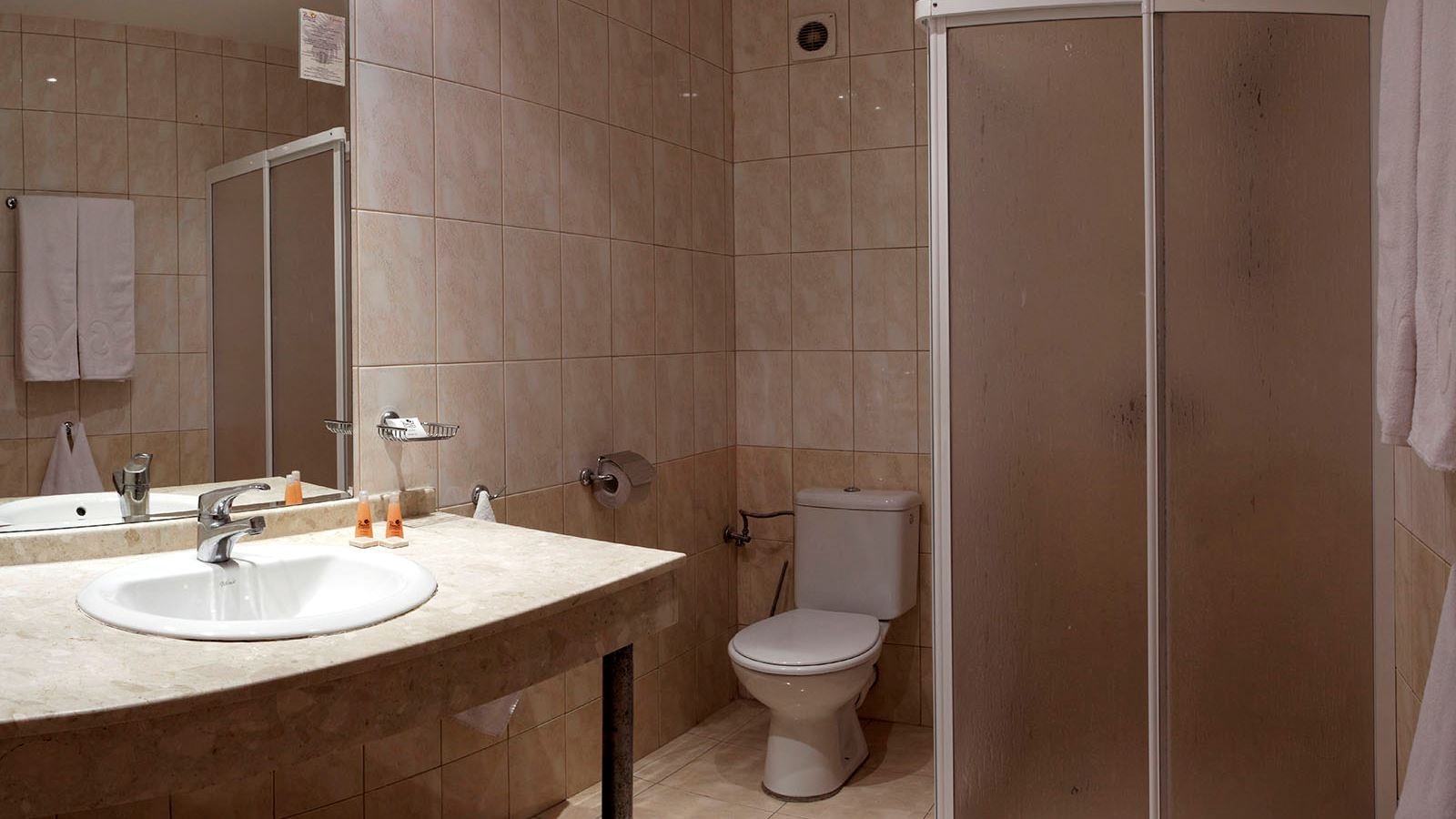 rooms-twin-standard-room-balcony-or-terrace