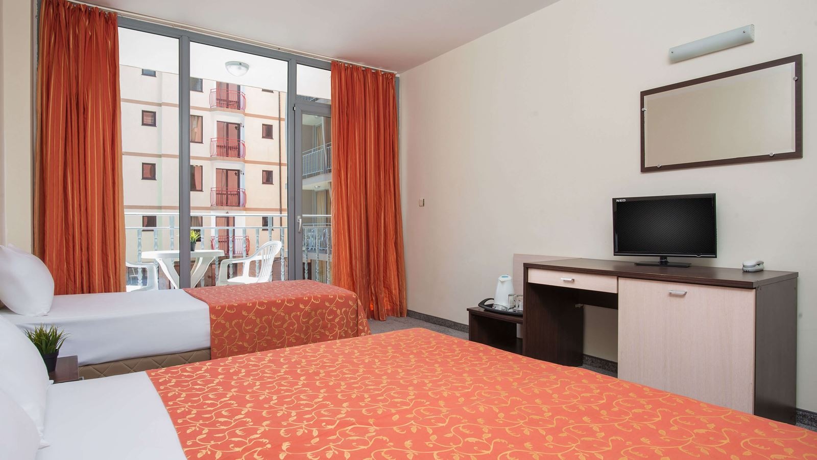 rooms-standard-room-balcony