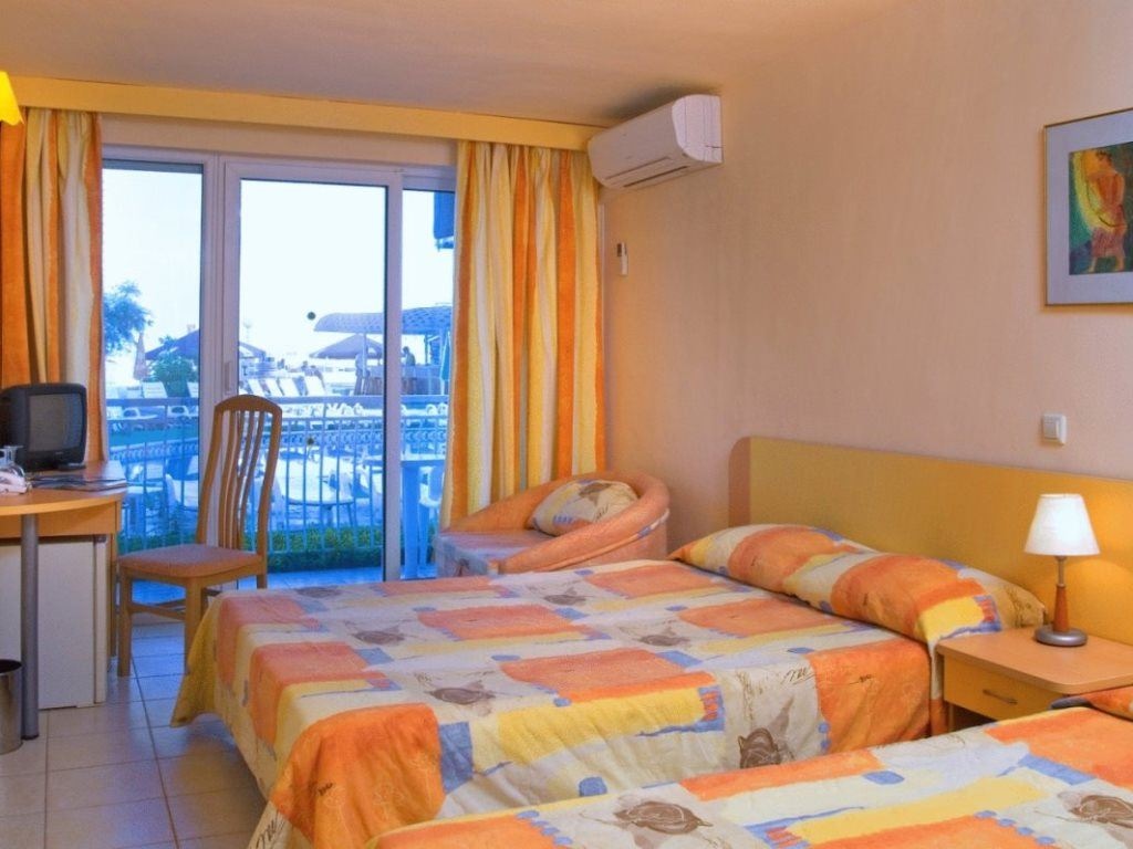 rooms-twin-standard-room