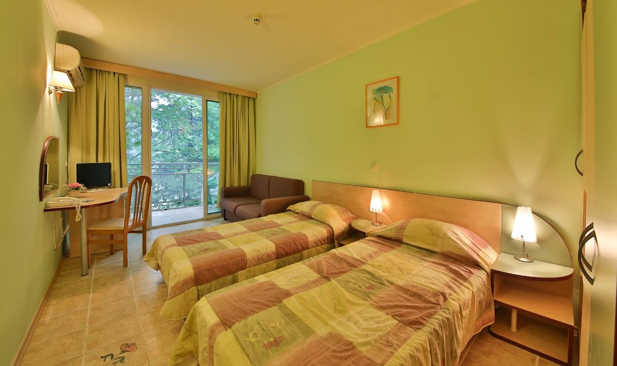 rooms-single-wchild-standard-room