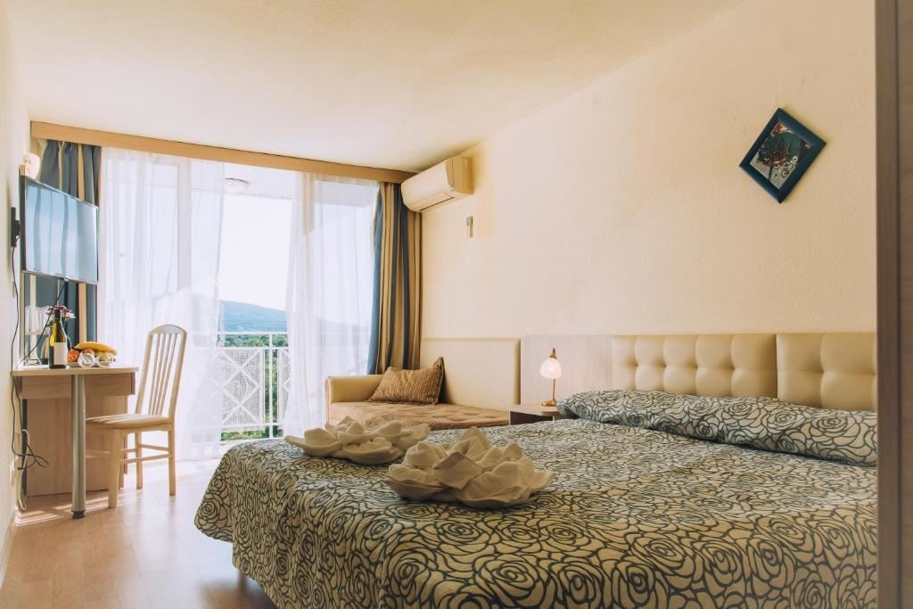 rooms-twin-standard-room-balcony-or-terrace