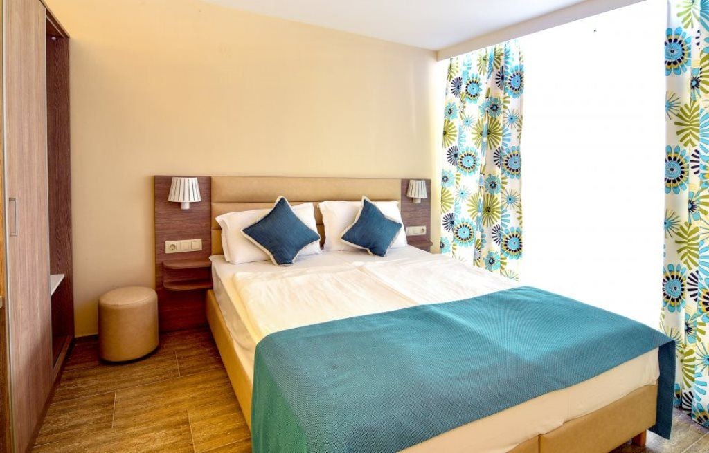 rooms-standard-villa-balcony-or-terrace