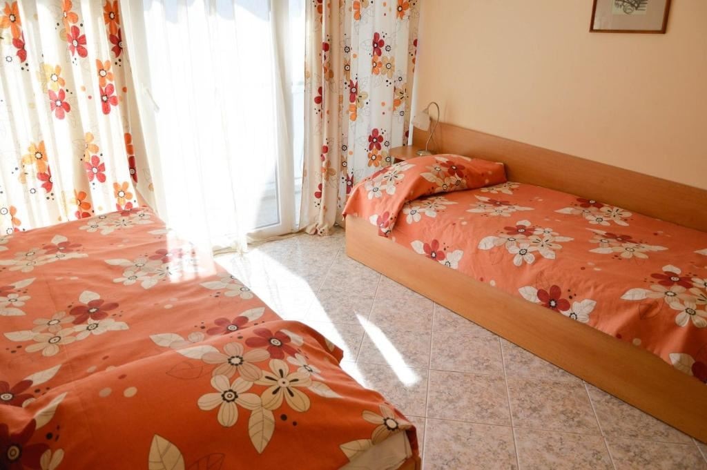 rooms-twin-standard-room-balcony-or-terrace