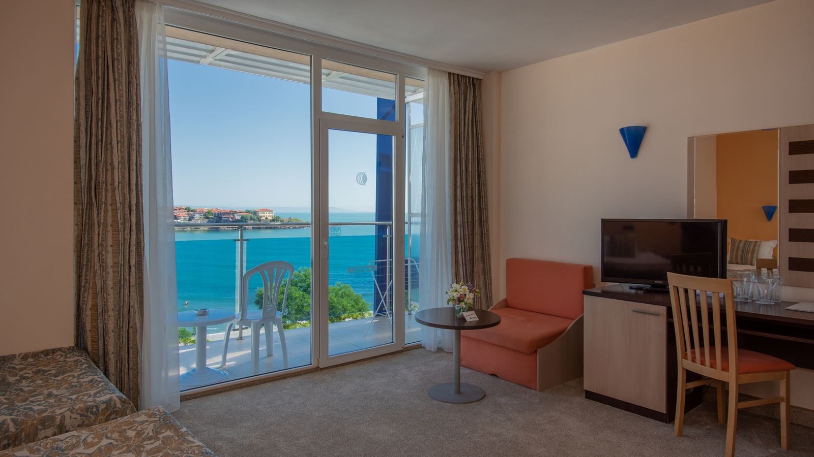 rooms-twin-standard-room-seaview-balcony-or-terrace