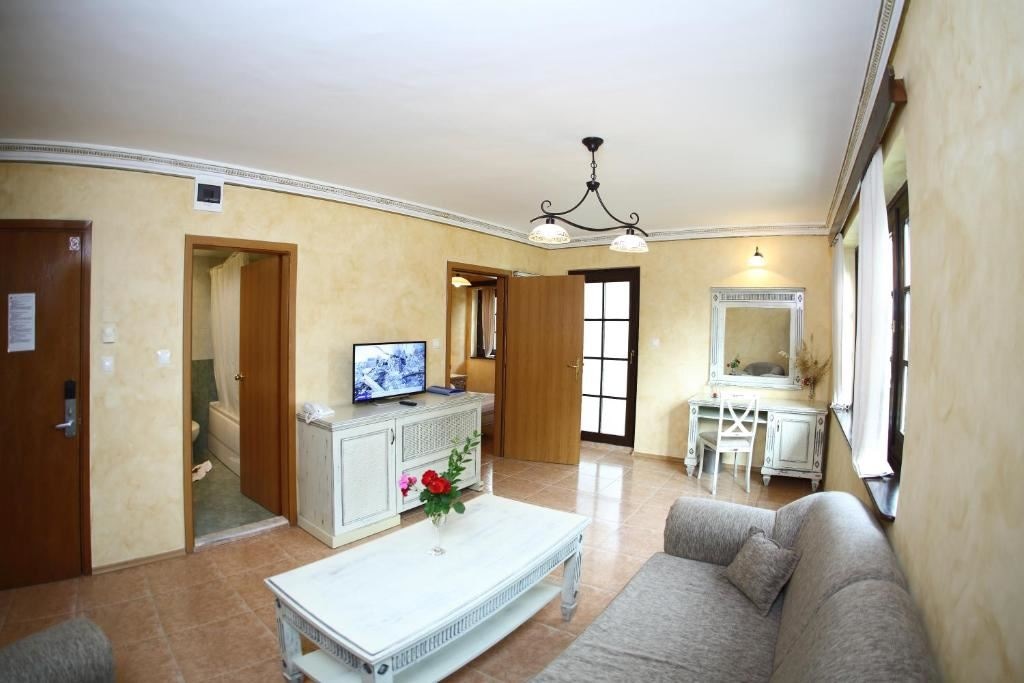 rooms-standard-suite-balcony