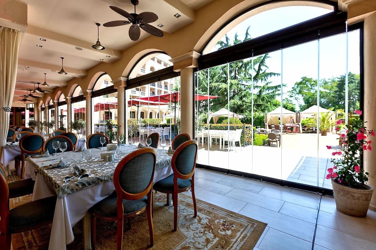 restaurants-restaurants