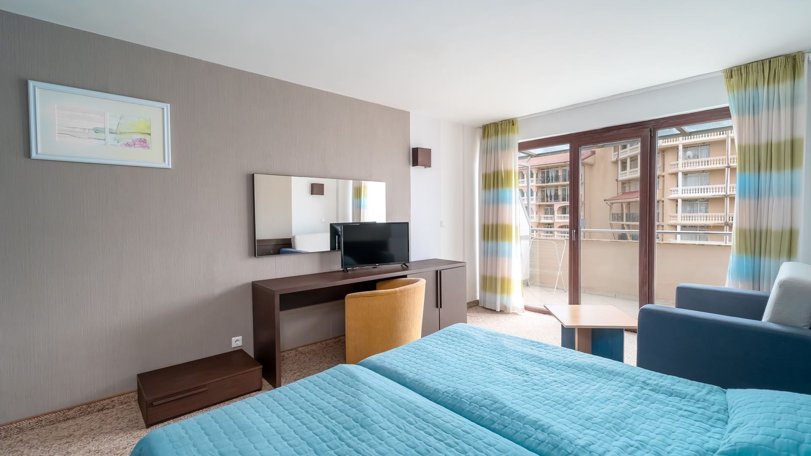 rooms-twin-room-sidesea-view