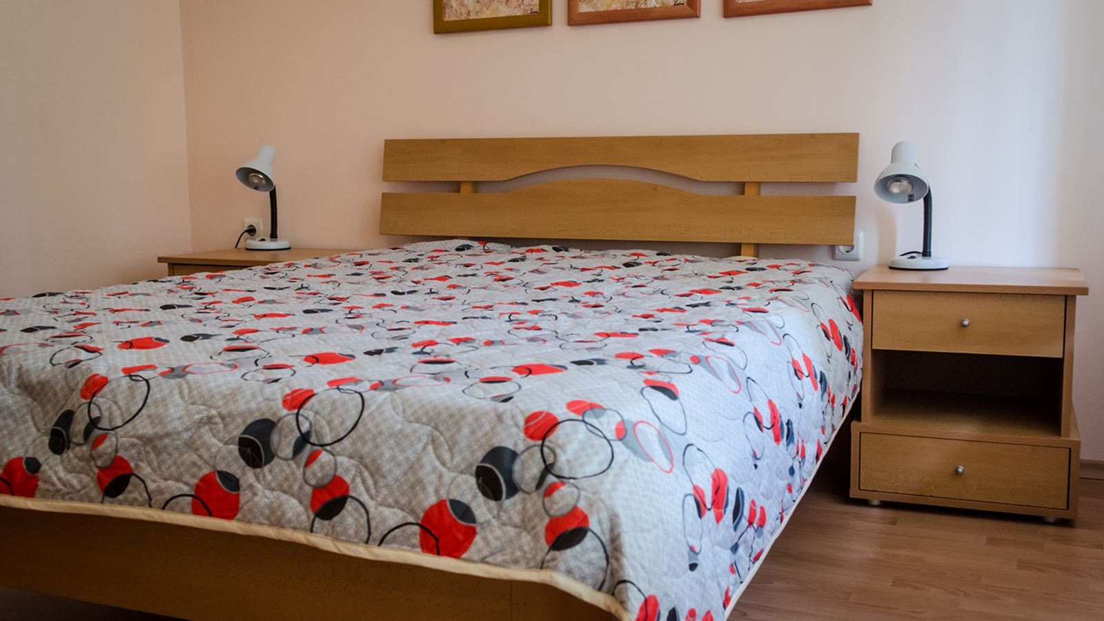 rooms-standard-apartment-balcony-or-terrace