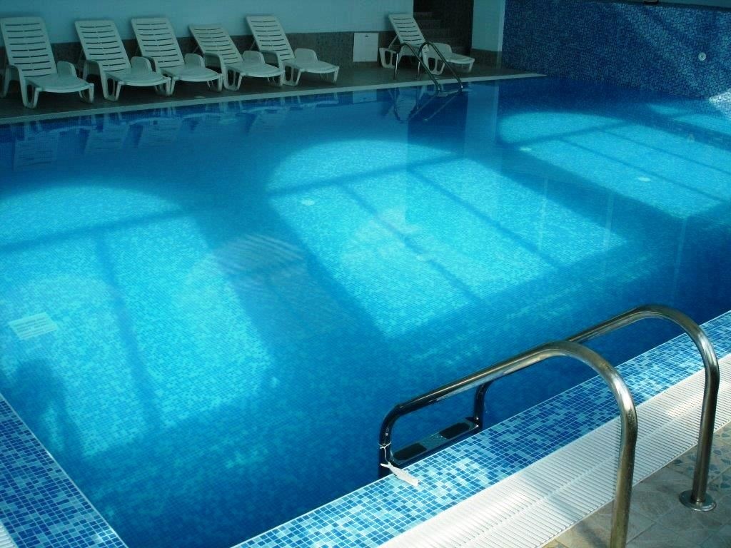 pools-indoor-pool