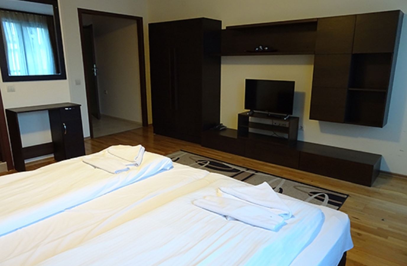 rooms-2-bedroom-standard-apartment-balcony