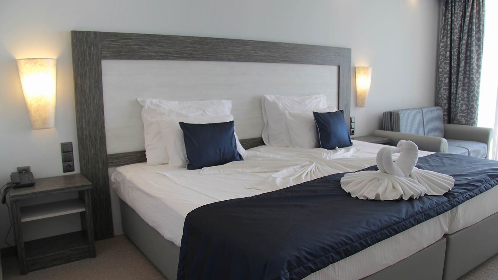 rooms-twin-standard-room-seaview-balcony-or-terrace