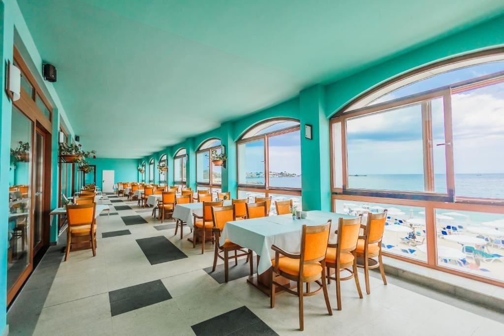 restaurants-restaurant