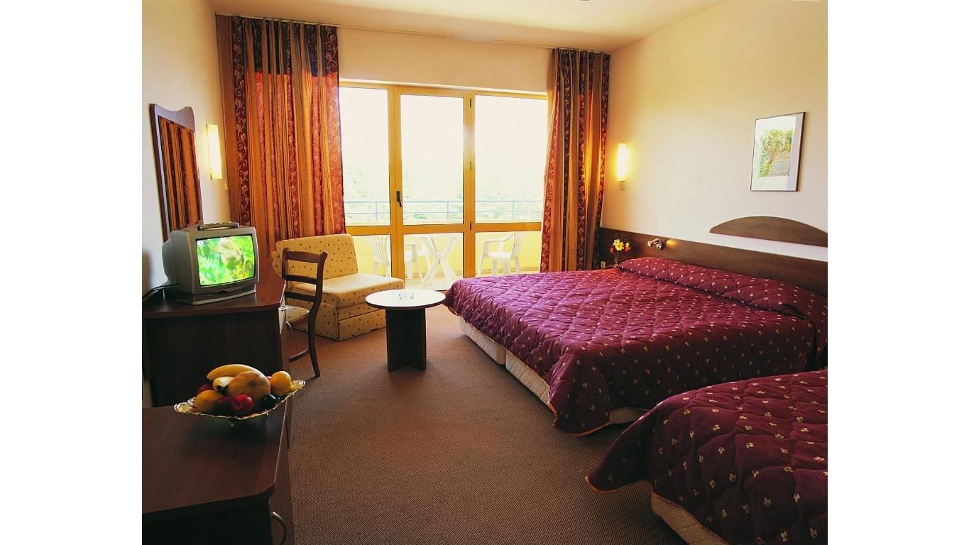 rooms-singleuse-superior-room-balcony