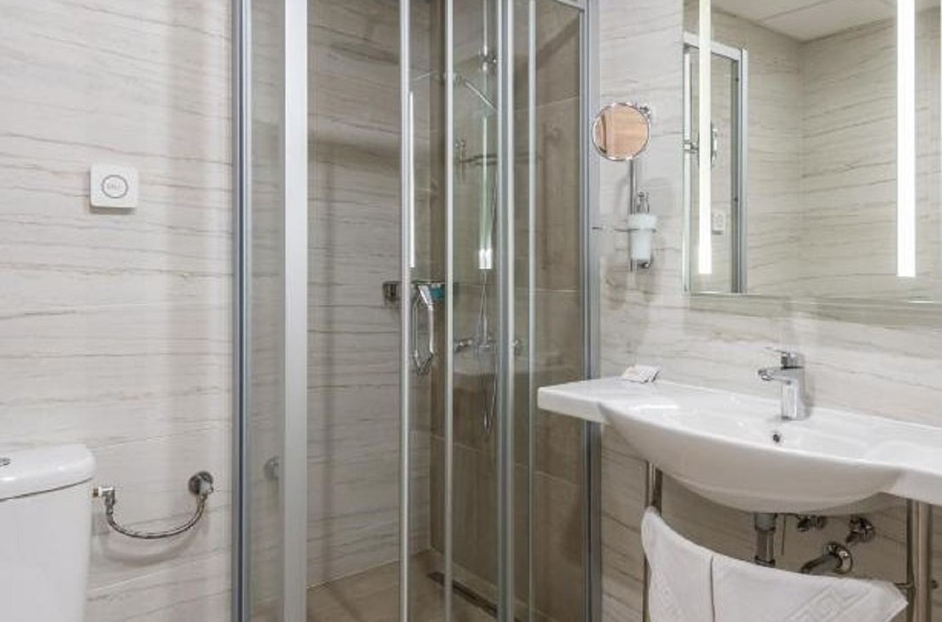 rooms-twin-standard-room-balcony