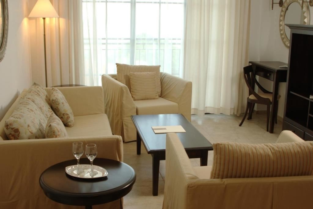 rooms-1-bedroom-standard-apartment-balcony