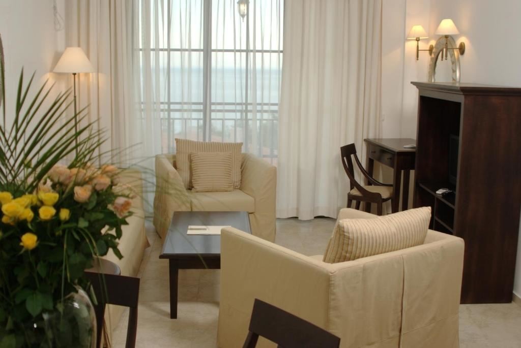 rooms-double-standard-studio-balcony