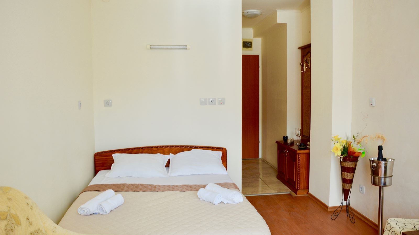 rooms-standard-room-without-balconyterrace-economy