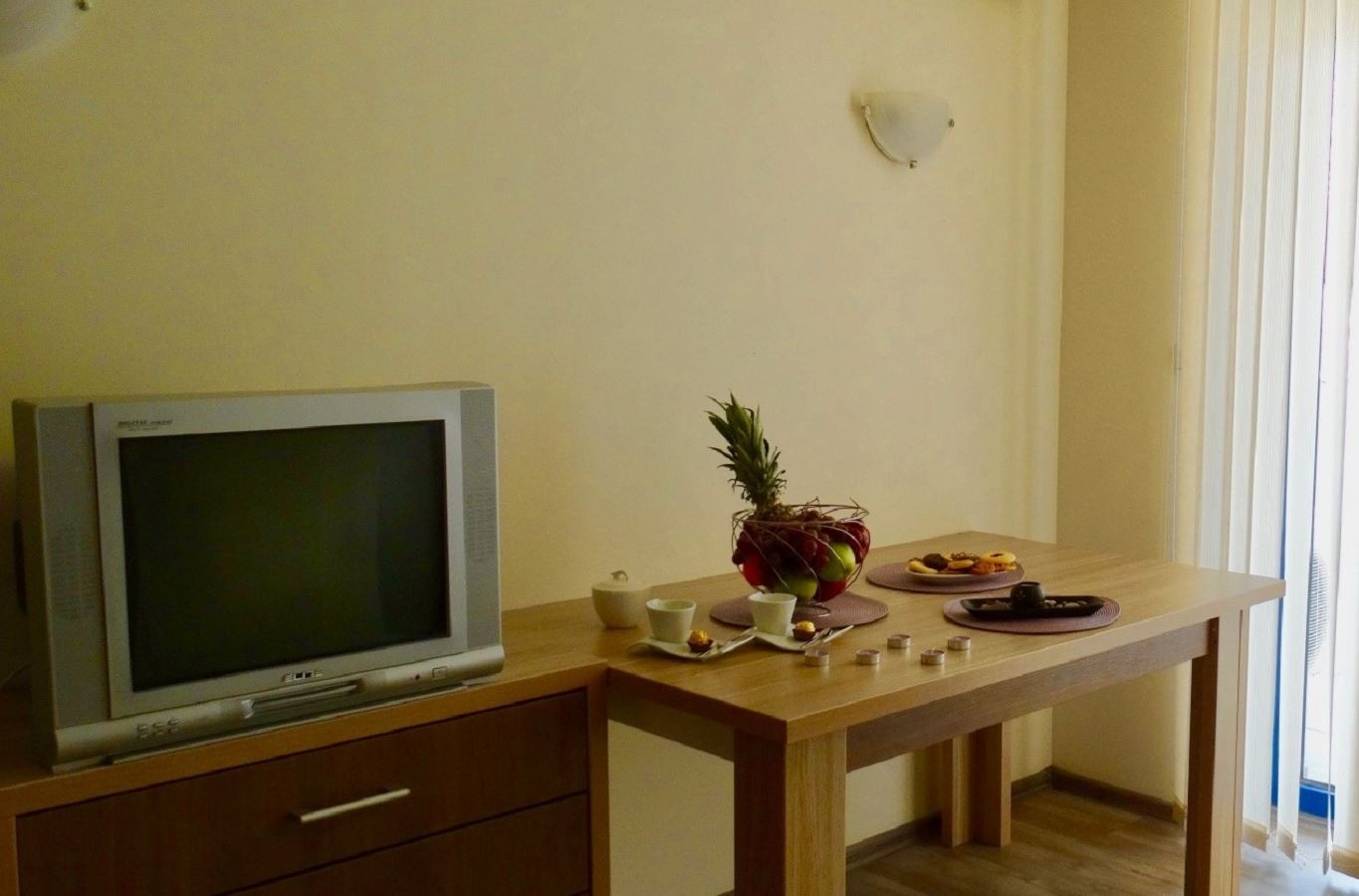 rooms-standard-apartment-balcony-or-terrace