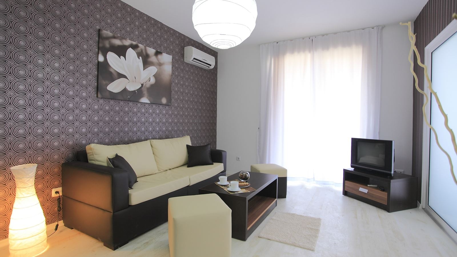 rooms-double-standard-apartment-balcony