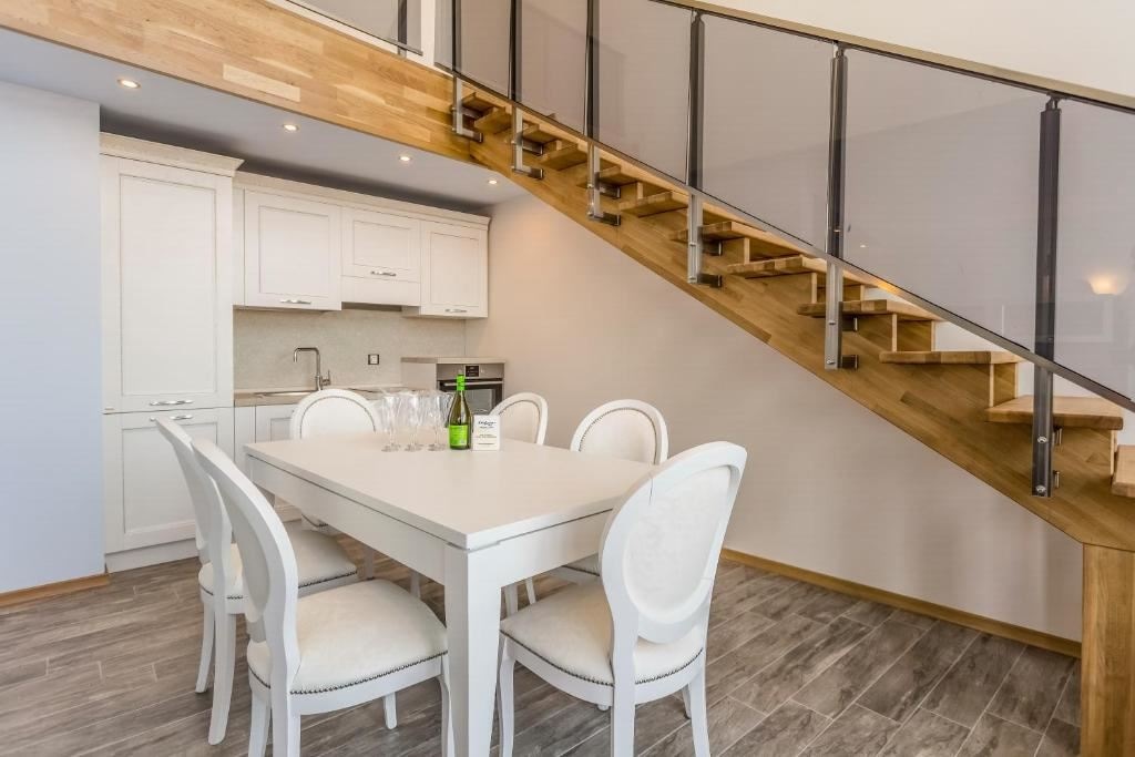 rooms-2-bedroom-standard-apartment