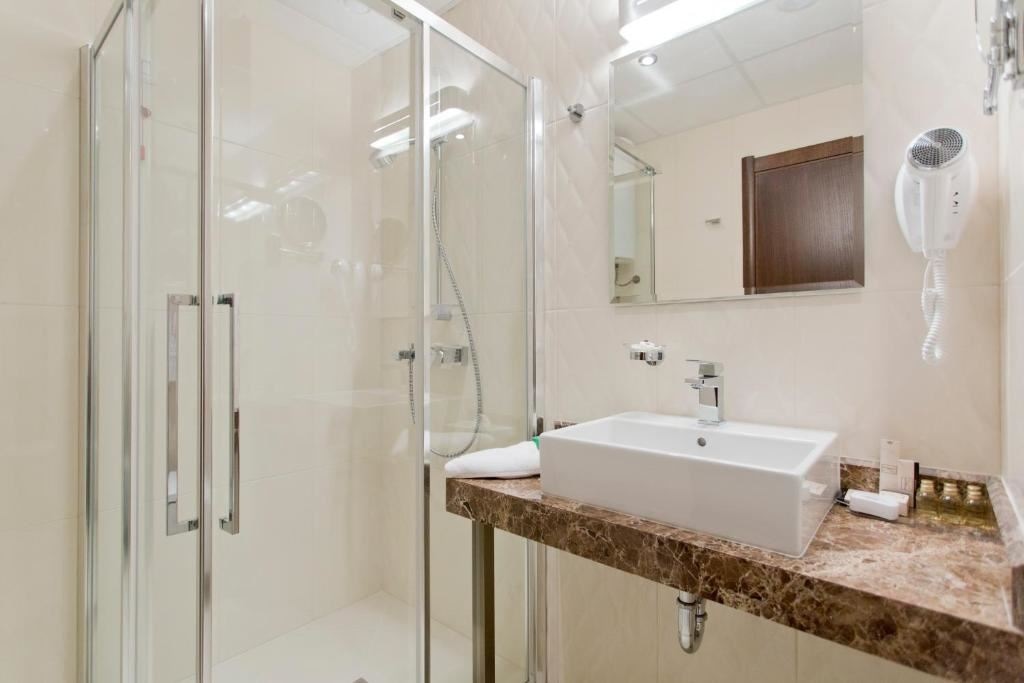 rooms-standard-apartment-landscapeview