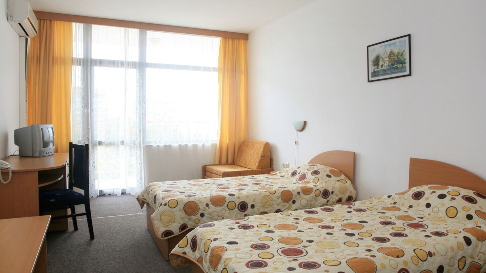 rooms-twin-standard-room-balcony-or-terrace