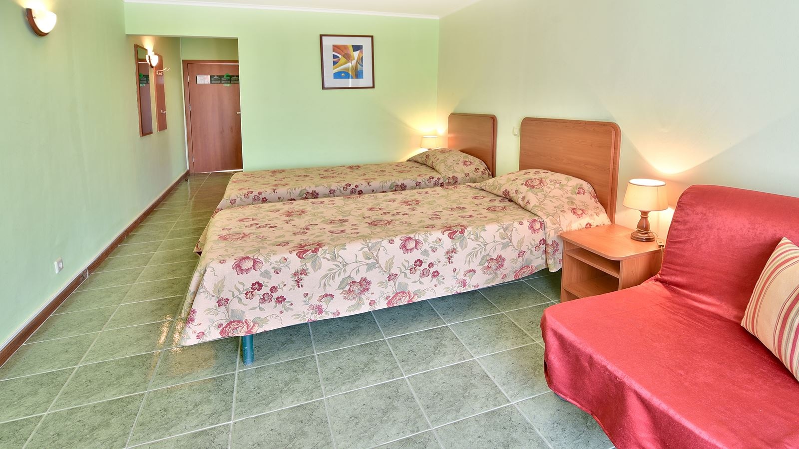 rooms-twin-standard-room-balcony