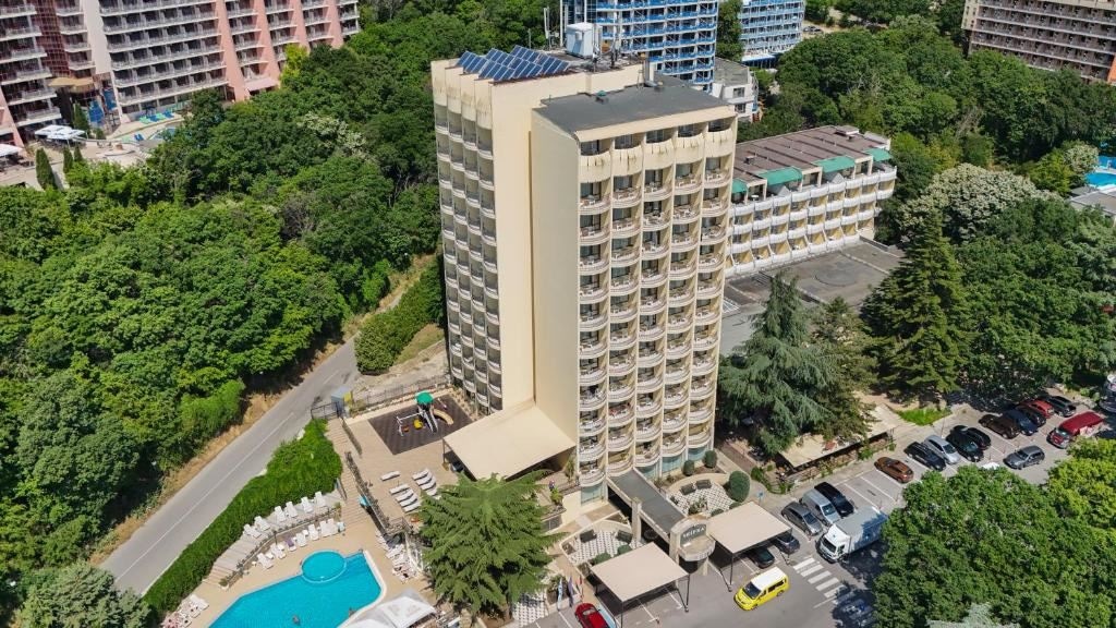 general-main-building