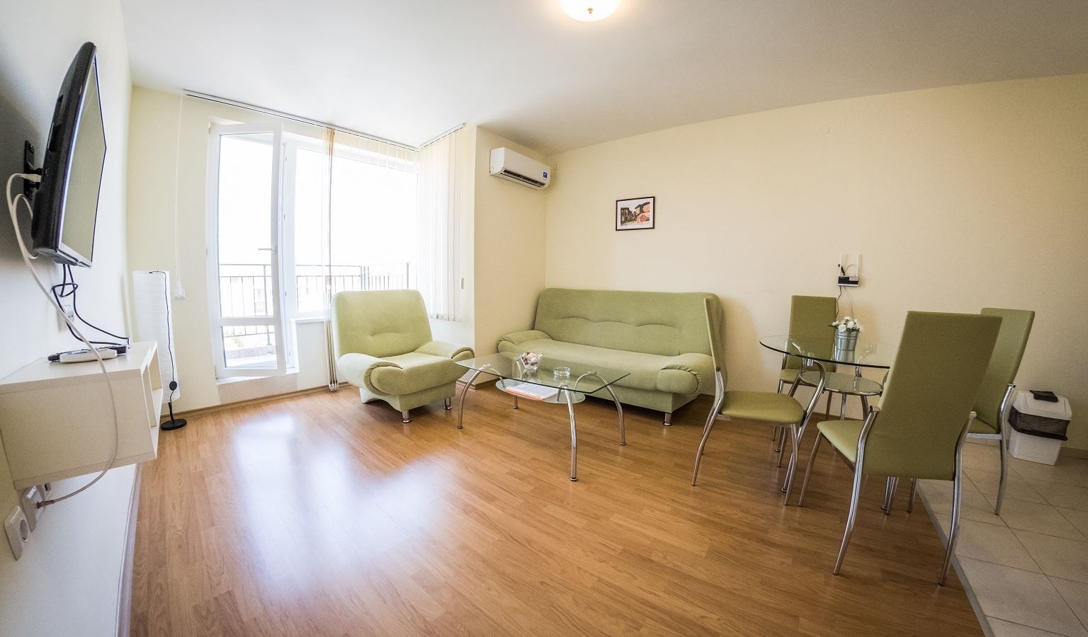 rooms-standard-apartment-balcony-or-terrace