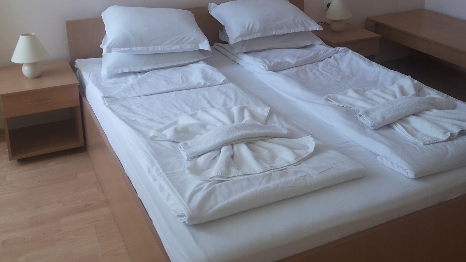 rooms-2-bedroom-standard-apartment-balcony-or-terrace