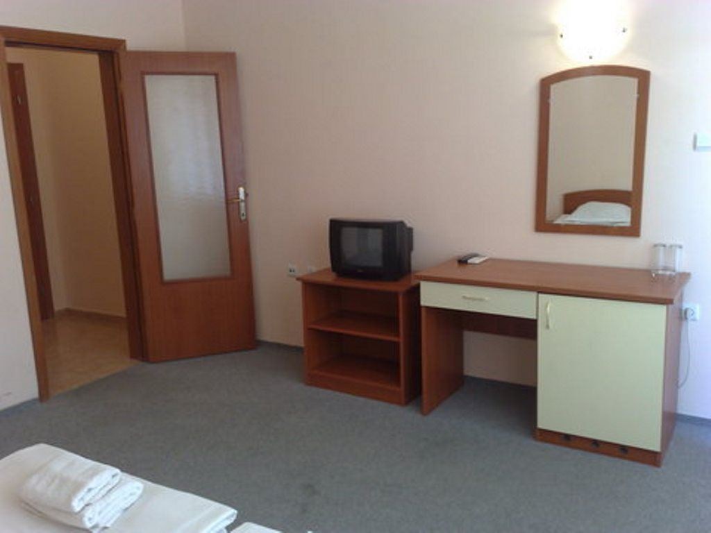 rooms-double-standard-room