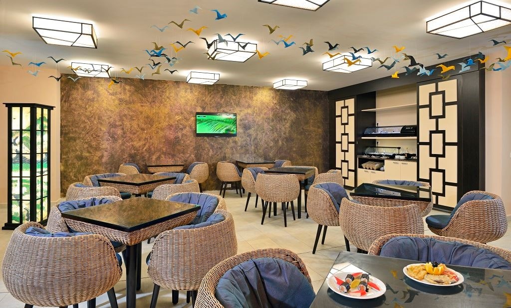 bars-umi-japanese-corner-from-beg-june-beg-sept