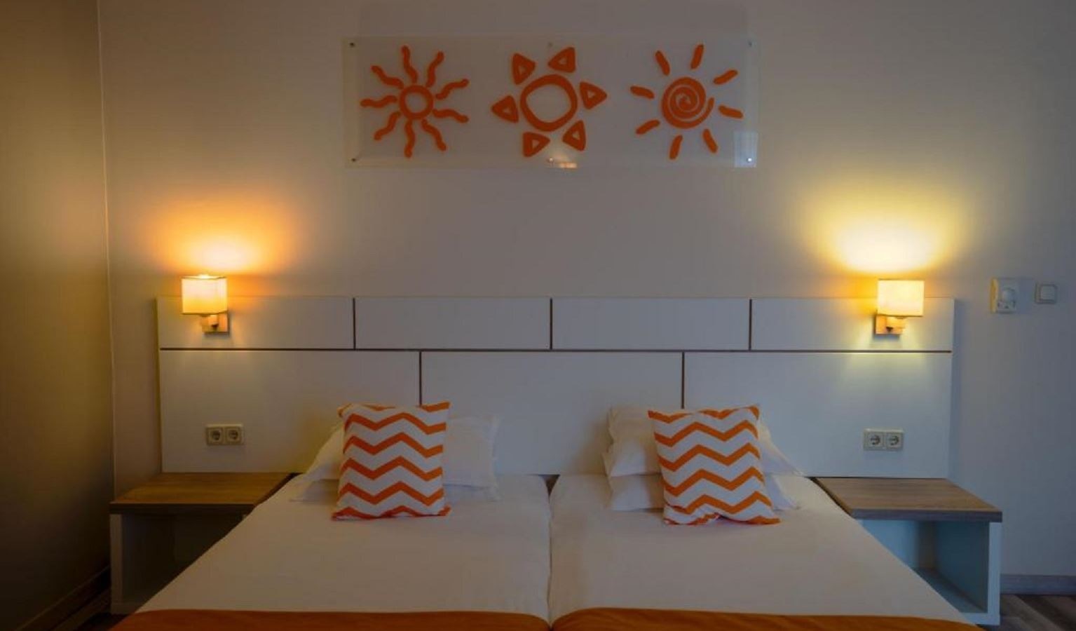 rooms-double-standard-room-seaview-balcony