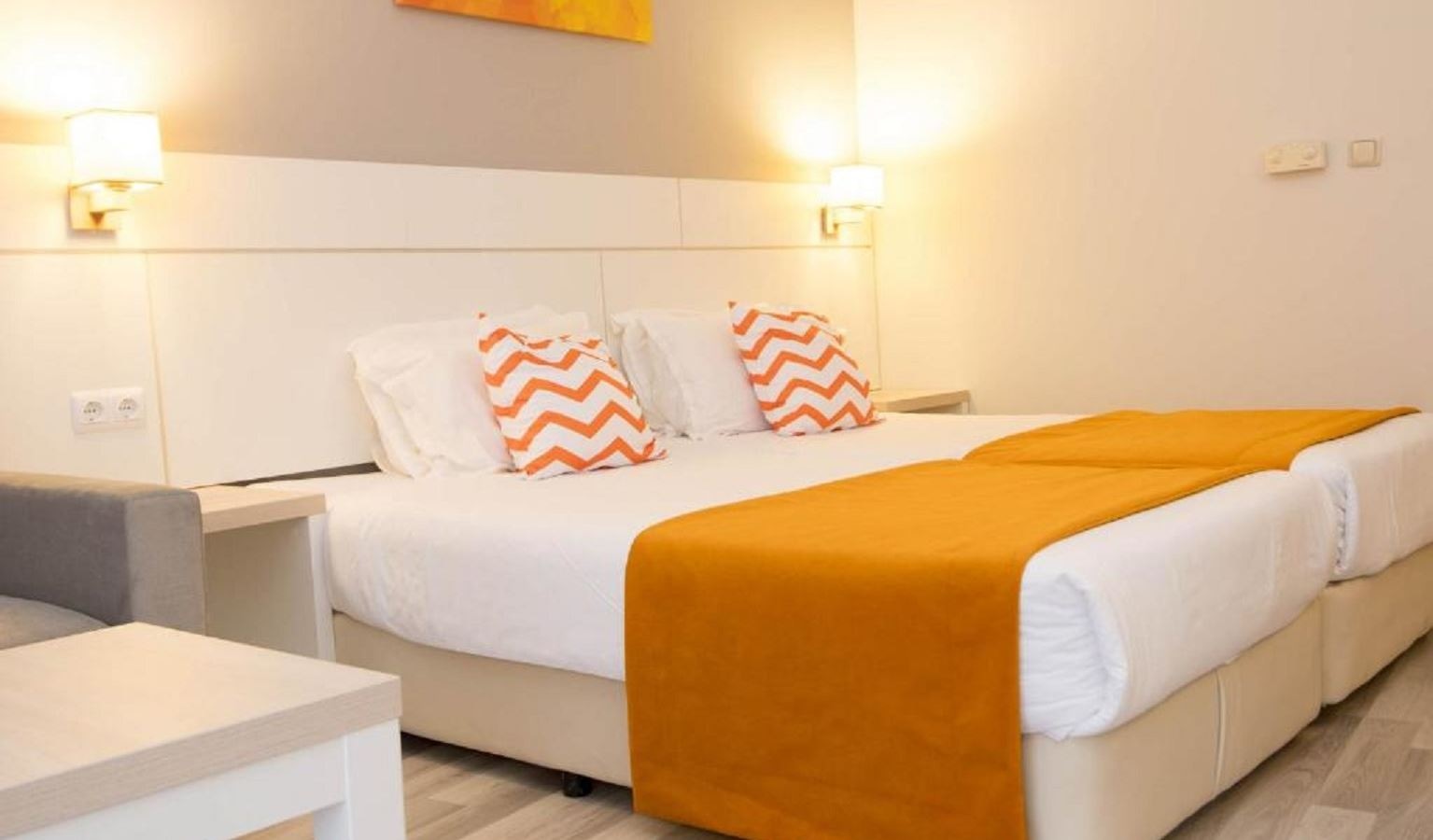 rooms-twin-standard-room-balcony-or-terrace