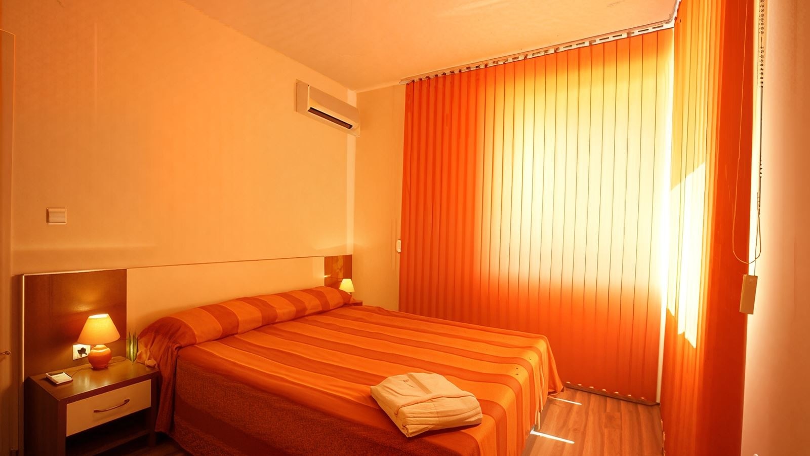 rooms-1-bedroom-standard-apartment-balcony-or-terrace