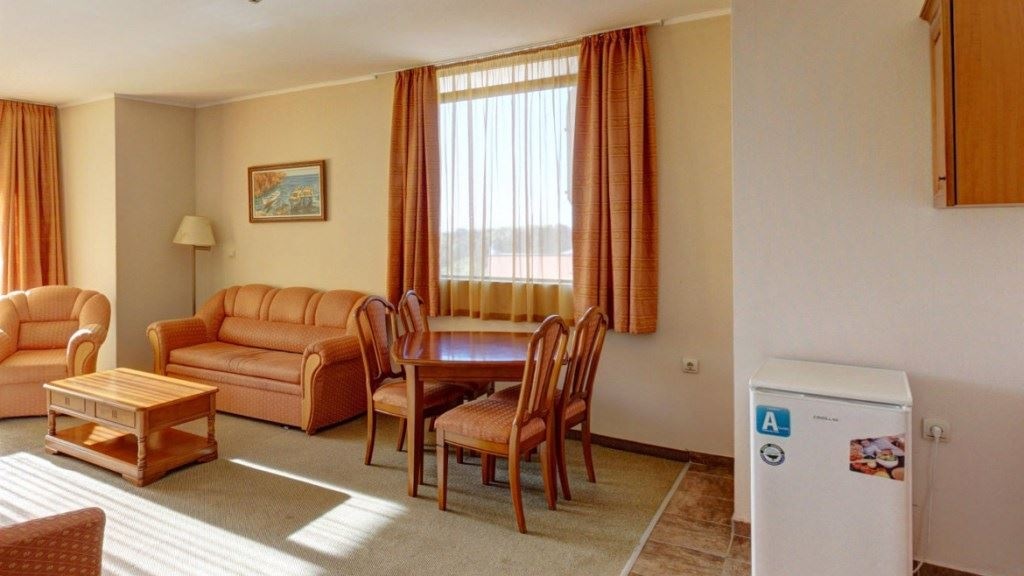 rooms-superior-apartment-balcony