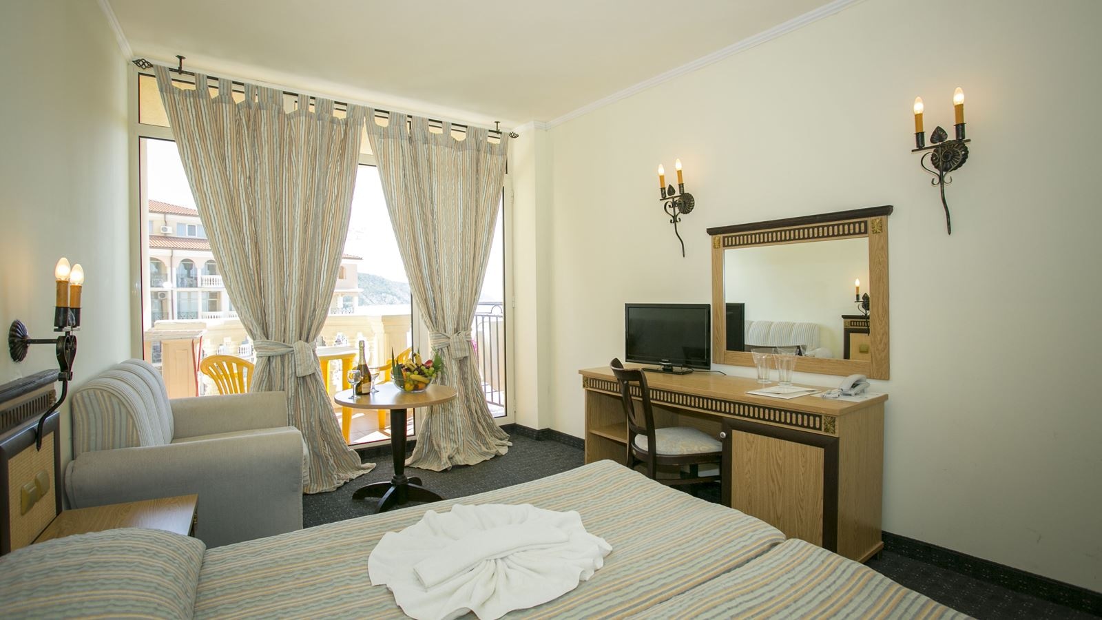 rooms-double-sea-side-view