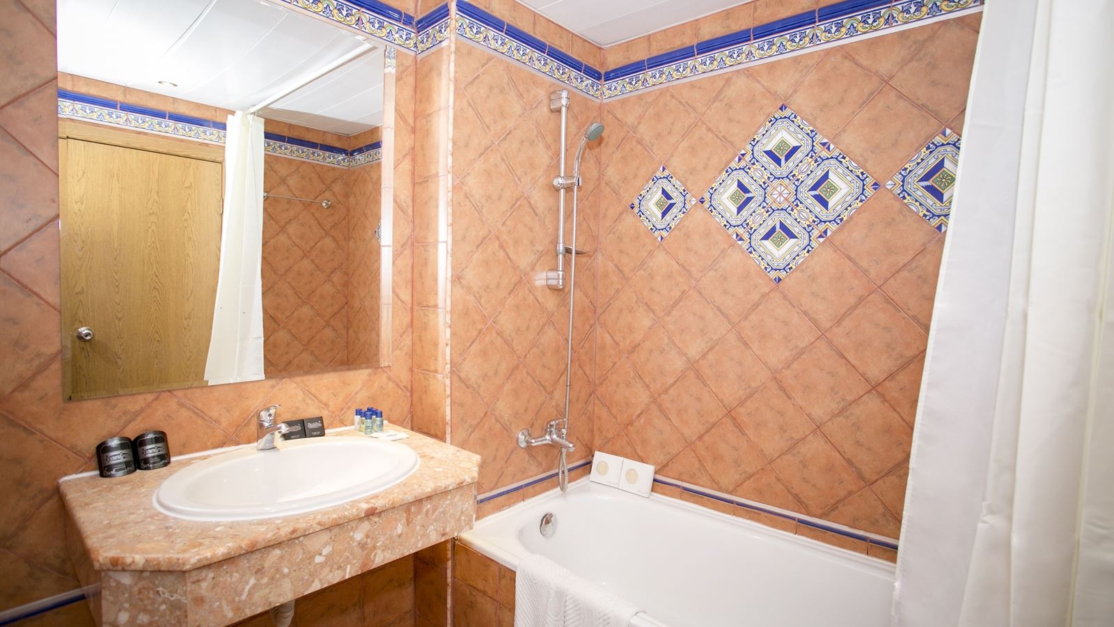 rooms-double-park-view