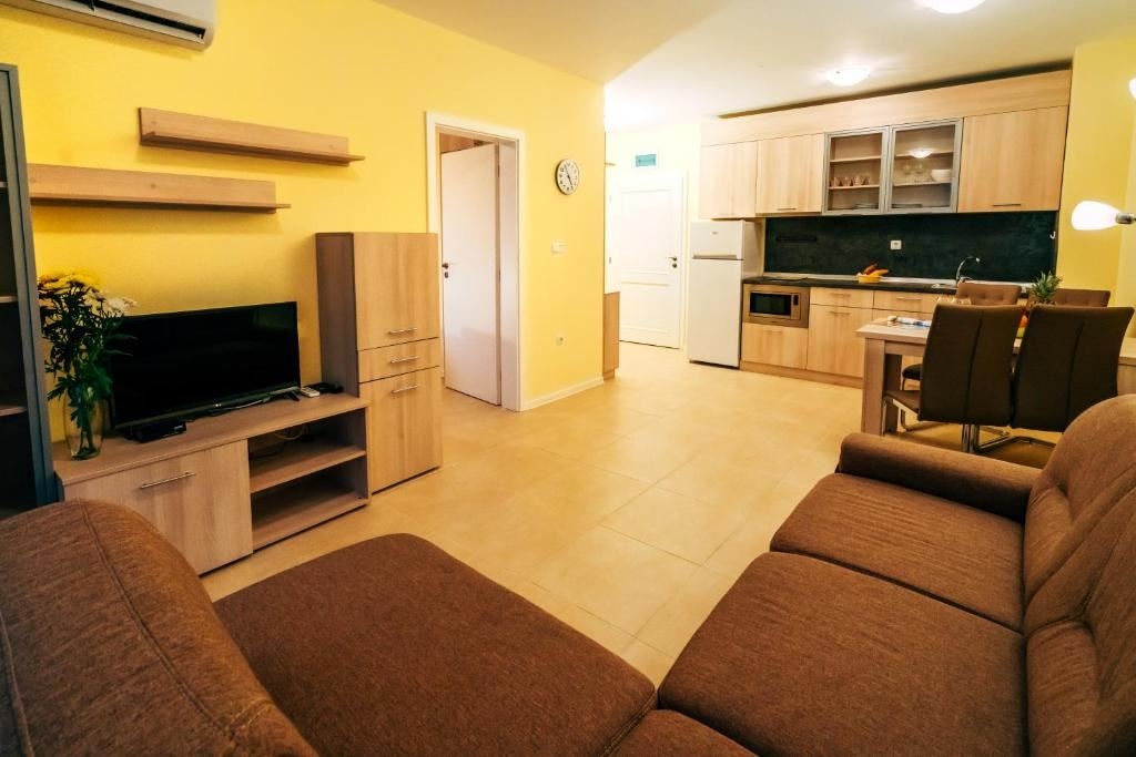 rooms-standard-apartment-balcony