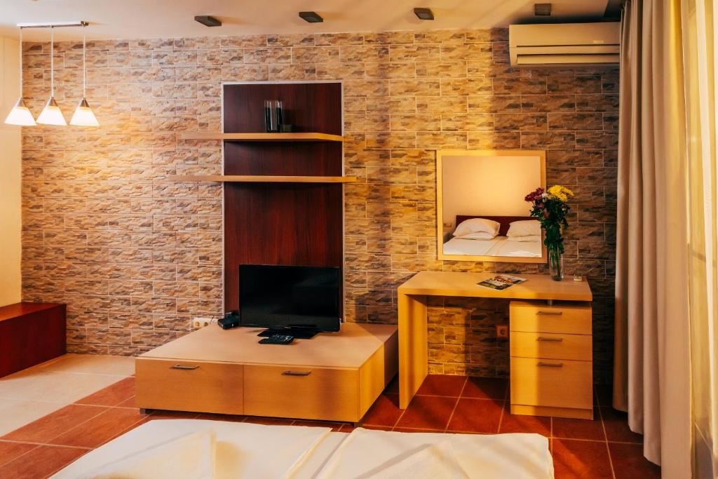 rooms-standard-studio-balcony