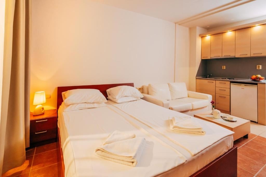 rooms-standard-studio-balcony