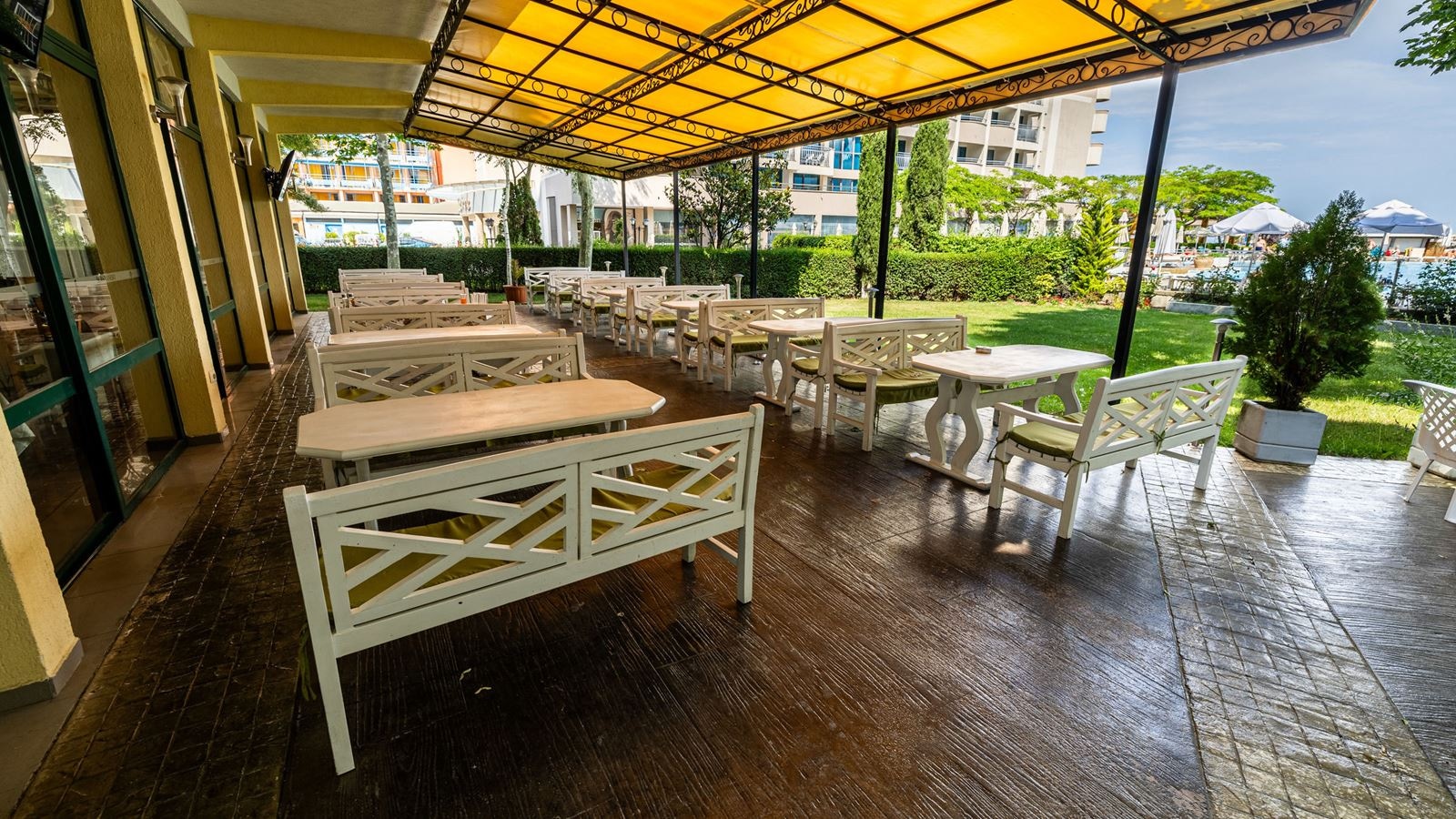 restaurants-restaurants