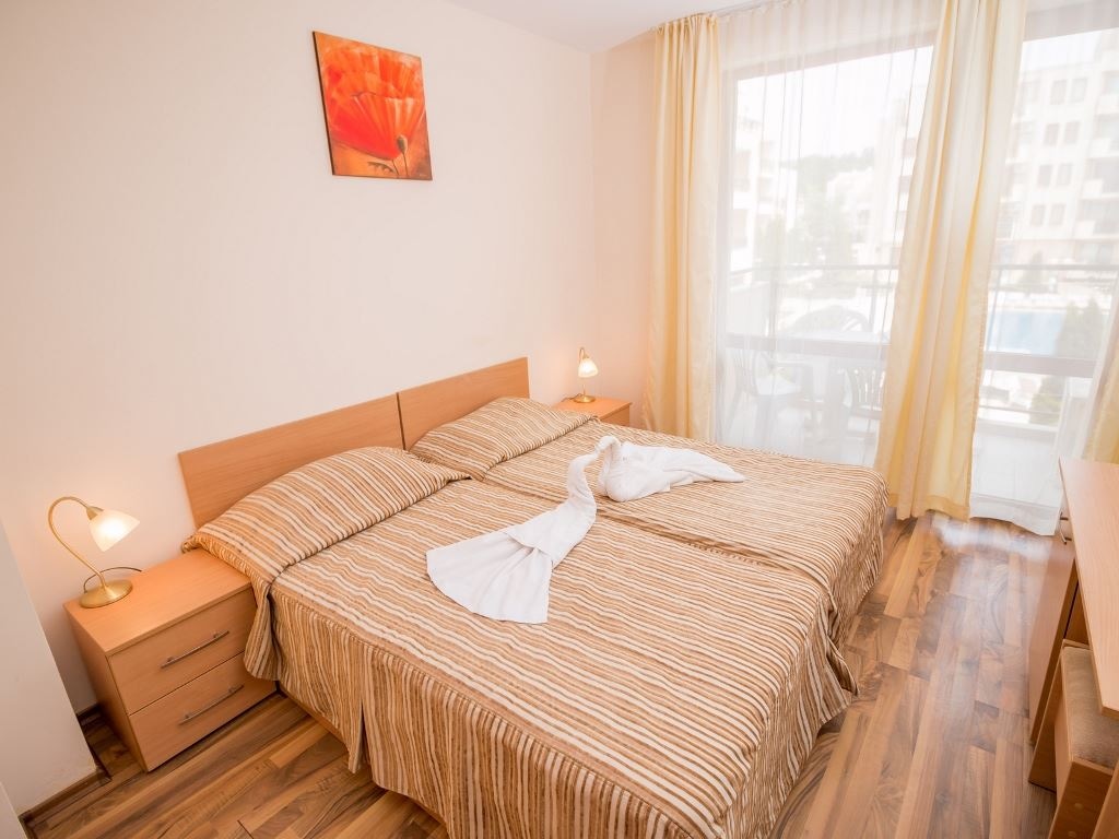 rooms-standard-apartment-balcony-or-terrace