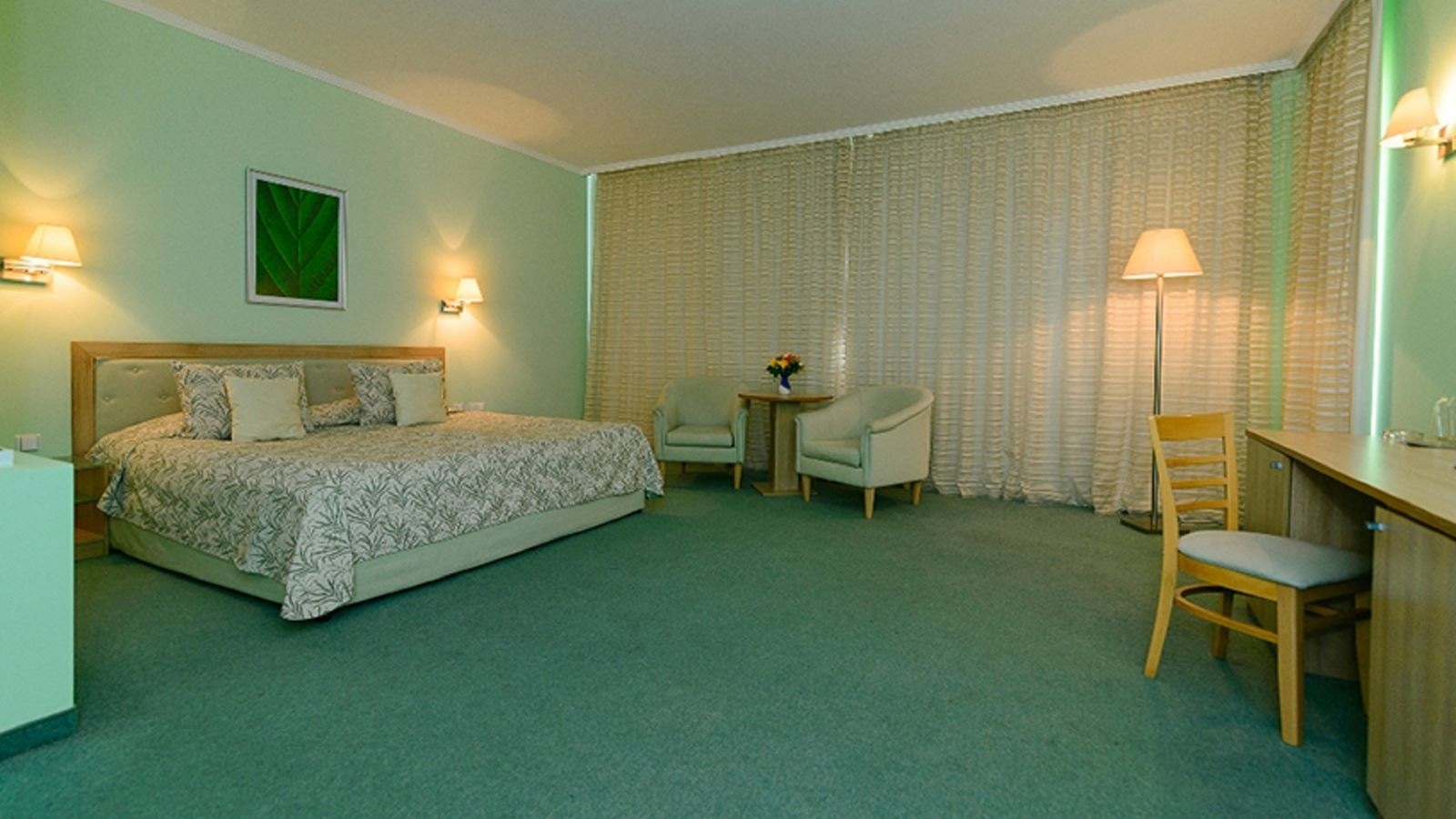 rooms-standard-juniorsuite-balcony